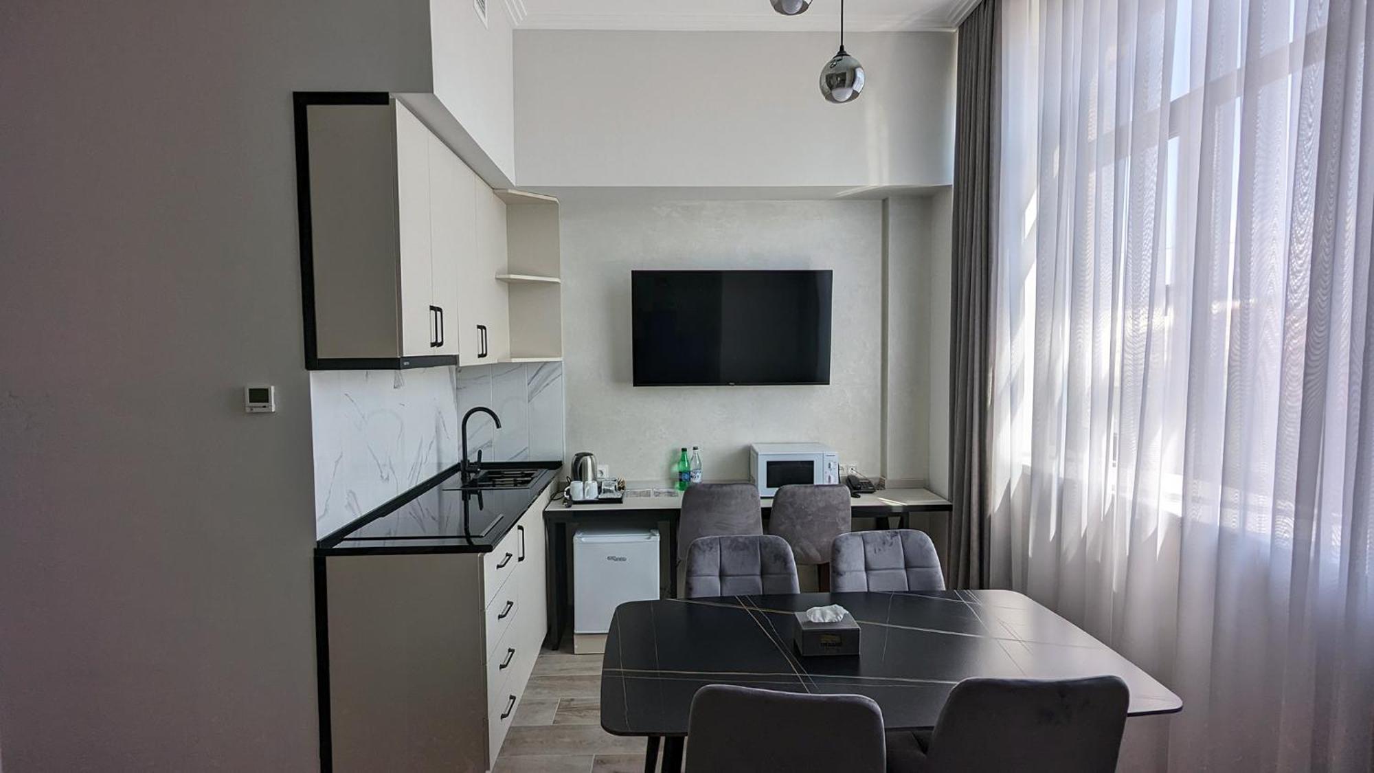 Prime Hotel غيومري المظهر الخارجي الصورة